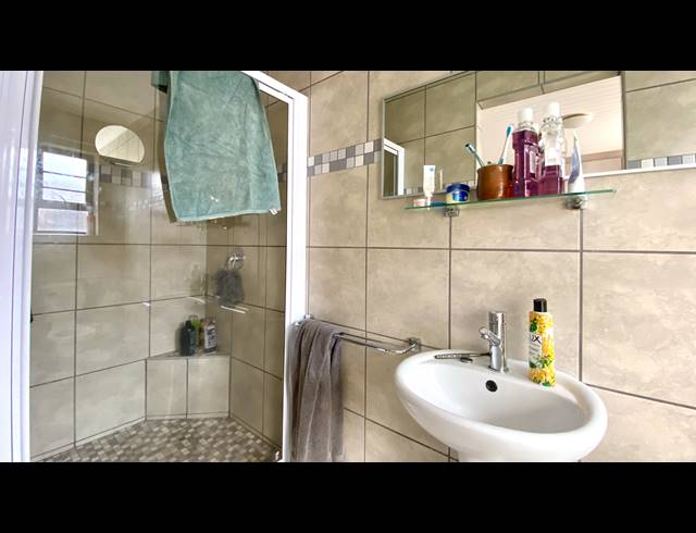 3 BEDROOM HOUSE FOR SALE IN LAAIPLEK